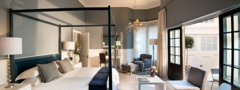 cape_cadogan_-_luxury_room_-_bedroom_000