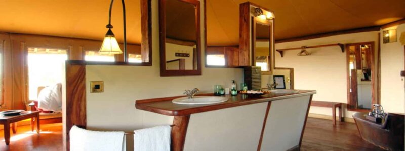 tortilis_camp_private_house_-_master_bathroom_7