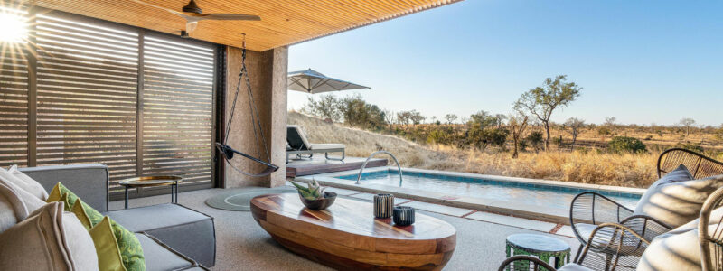 earth_lodge_lux_suite_terrace_lounge_resize1