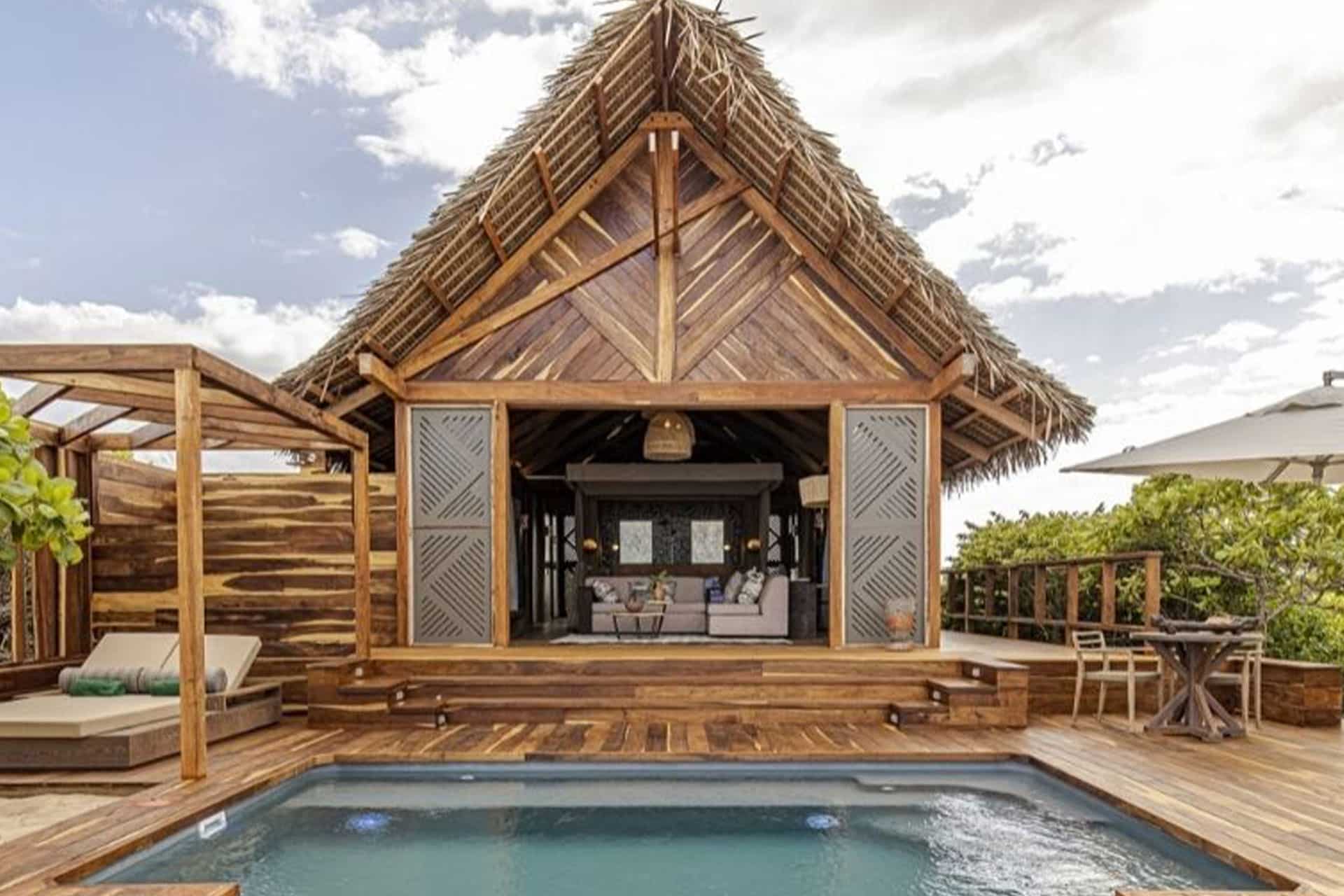 A luxury beach villa at Banyan Tree Ilha Caldeira with a private pool.