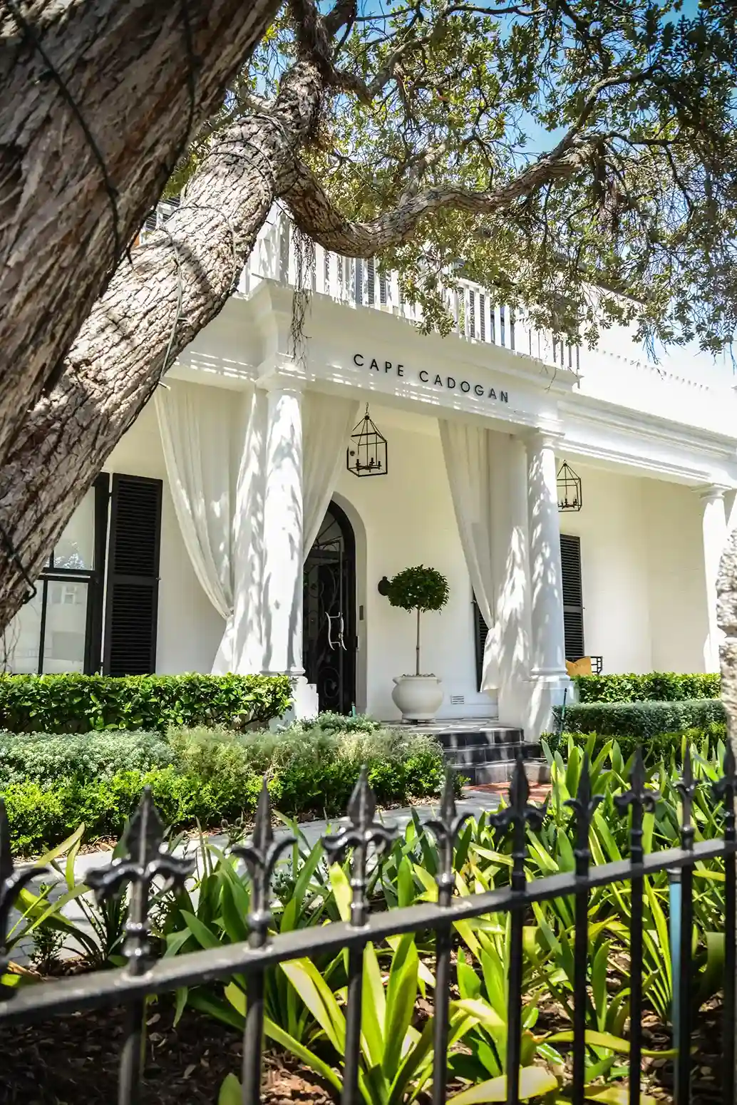 cape_cadogan_-__exterior_view.2jpg_19_11zon