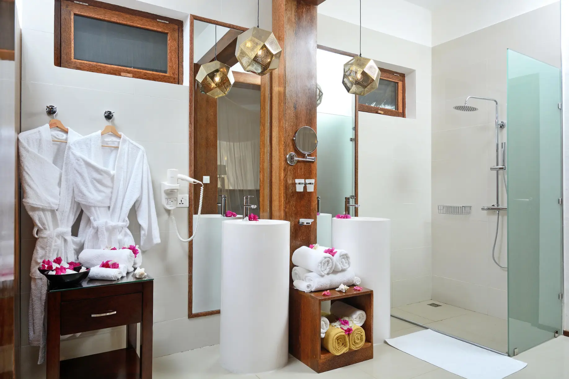 Copy of Sea Front Luxury Villa bathroom