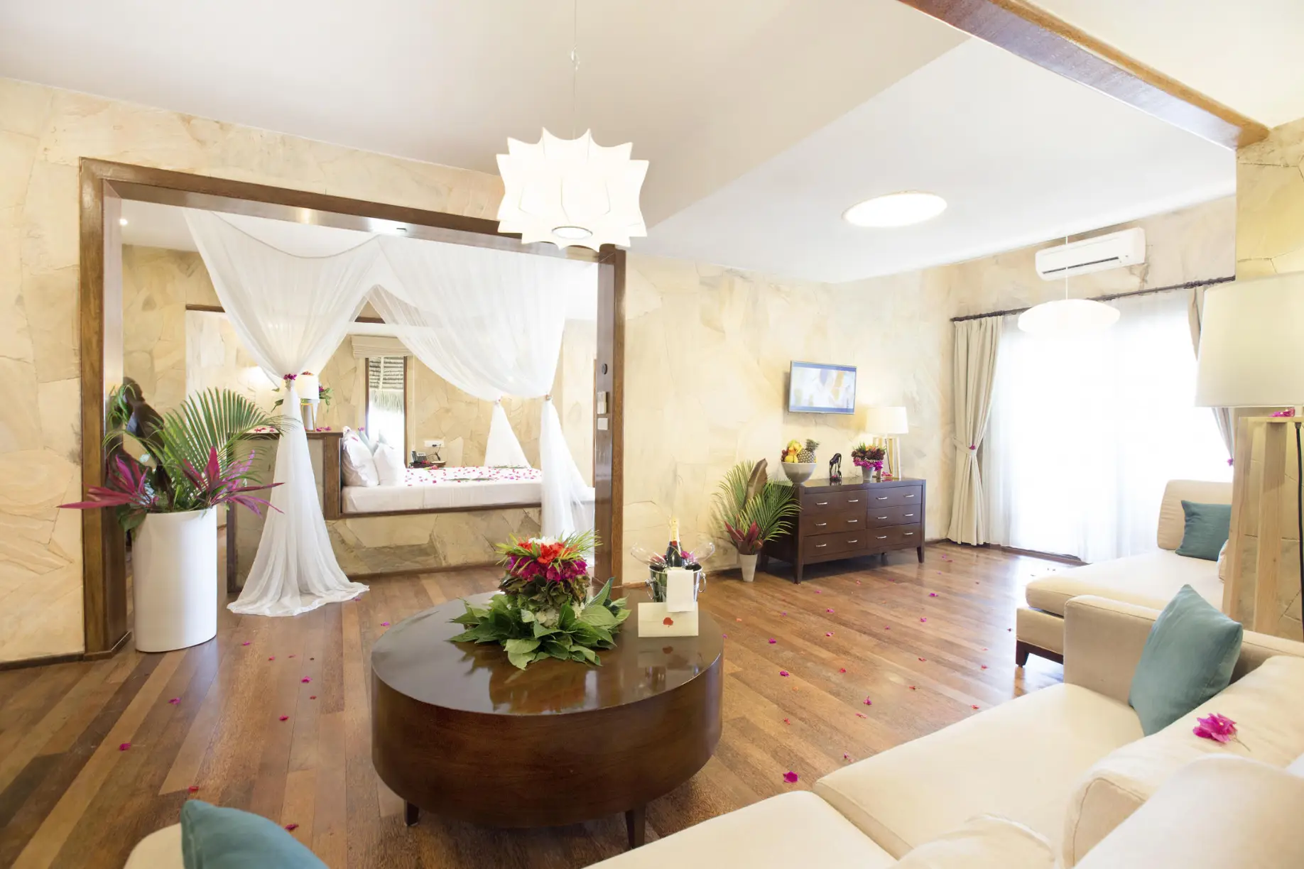 Seafront Luxury Villa_1