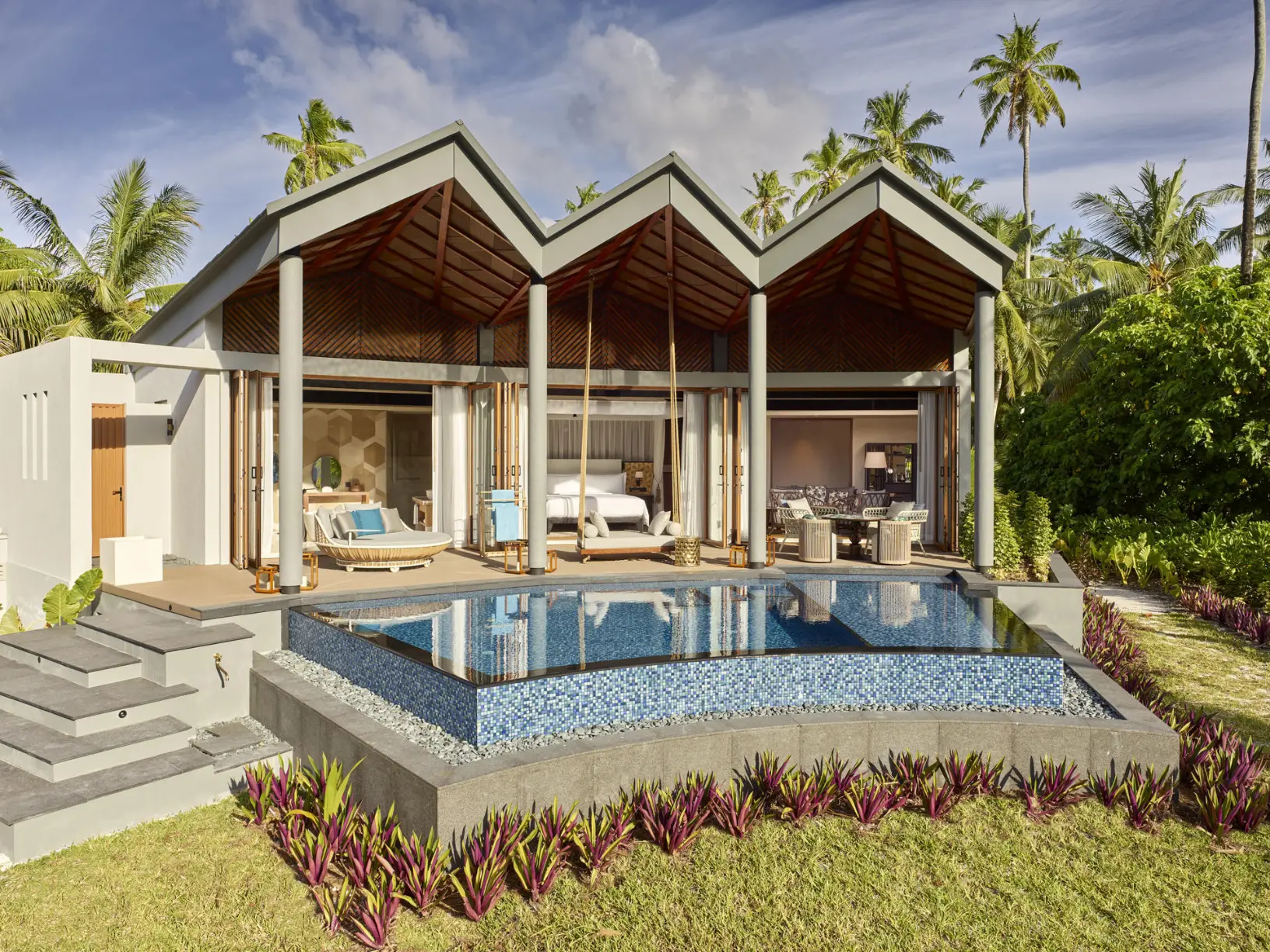 villa_31_view_from_garden