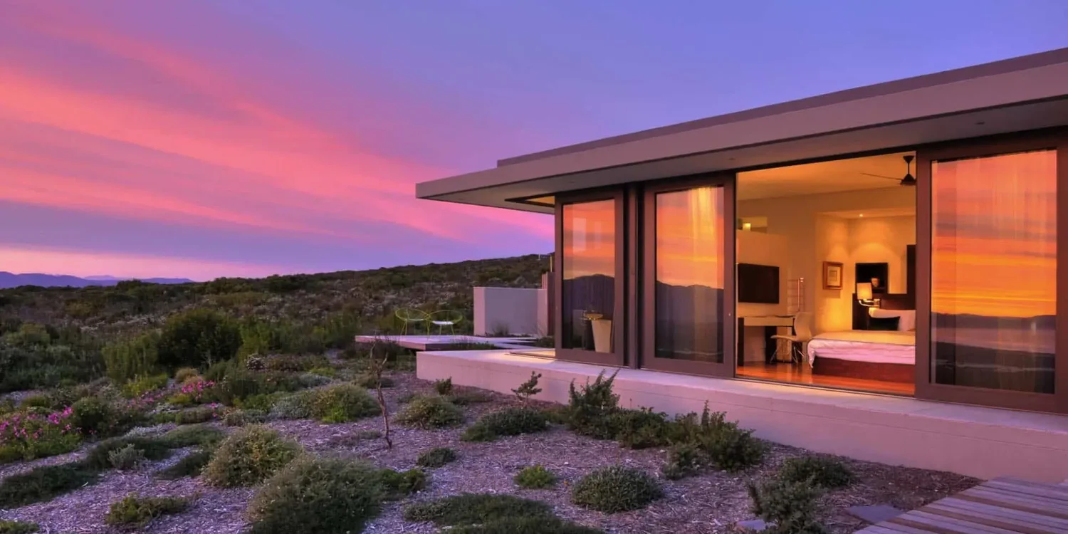 Luxury-Eco-Lodges_0008_grootbos-accommodation-villa-exterior-06