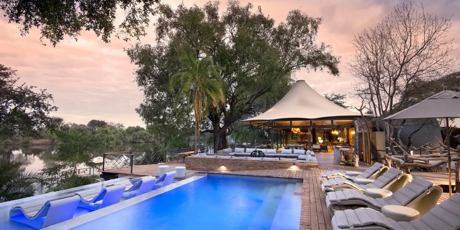 Thorntree-River-Lodge-Zambia-Luxury-Safari-Lodge-with-Pool-and-River-View